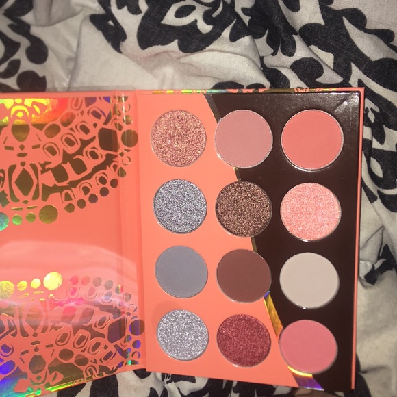 Juvia’s Place Nubian 3 Coral pallete - Picture 3 of 4